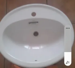 Lavabo de cerámica blanco