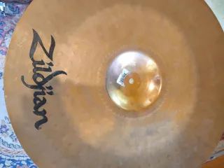 Batería Acústica Jinbao Roja + Plato Ride Zildjian