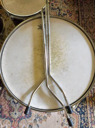 Batería Acústica Jinbao Roja + Plato Ride Zildjian