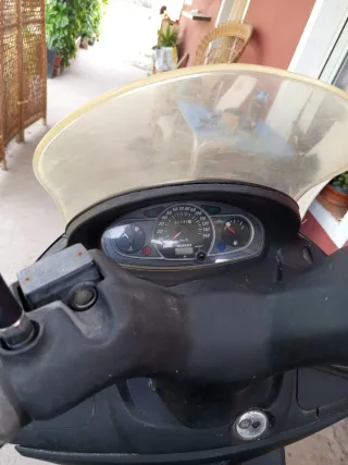 Suzuki Burgman 125 2008 Negra