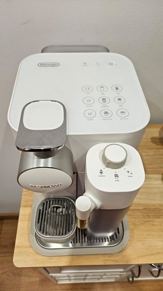 Cafetera Nespresso De'Longhi Blanca