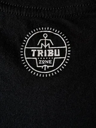 Camiseta Tribu Zone Calavera con Auriculares