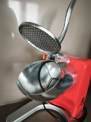 Trituradora de hielo eléctrica naranja
