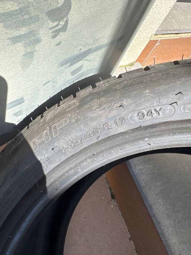 Michelin Primacy HP 235 45 R17 94Y