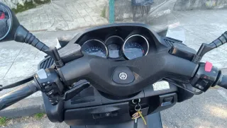 Yamaha Majesty 400 Negra