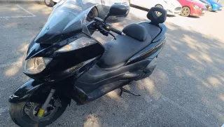 Yamaha Majesty 400 Negra