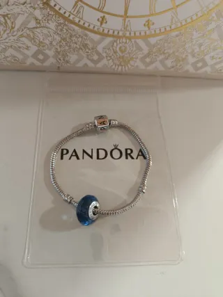 Pulsera Pandora con Charm Azul y Bolsa