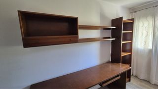 Conjunto Escritorio y Estantería Madera