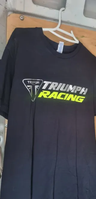 Camiseta Triumph Racing Negra