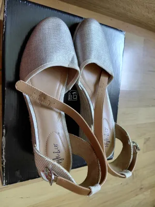 Zapatos y sandalias