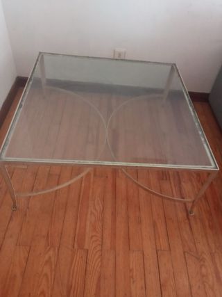 Mesa centro cristal y metal plateado