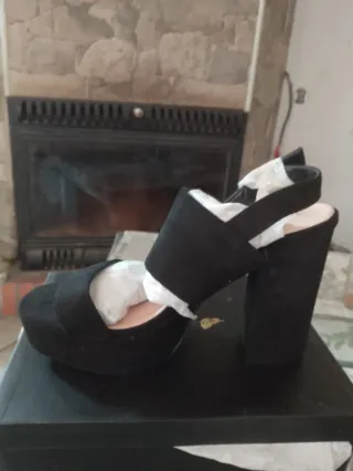 Zapatos de tacón negros