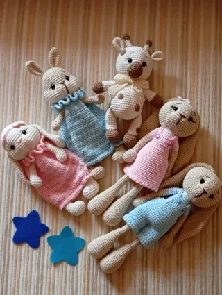 Muñeco de apego para bebé tejido