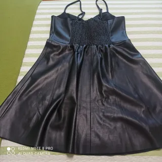 Vestido skater simil cuero negro