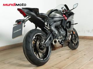 YAMAHA R7 A2