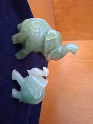 2 Elefanti di Giada Scolpiti