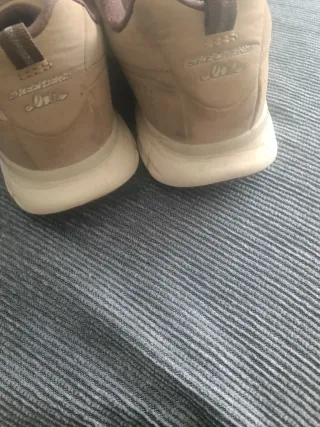 Zapatillas Skechers Beige y Marrón