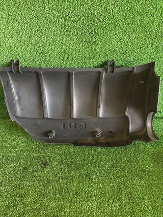 Tapa Motor Mercedes C220 CDI