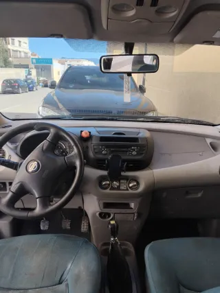 Nissan Almera 2002