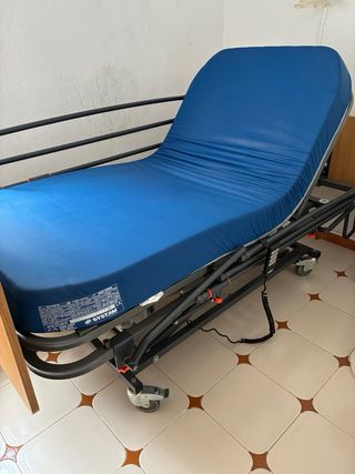 Letto elettrico regolabile per anziani