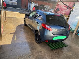 Mazda 2 2009