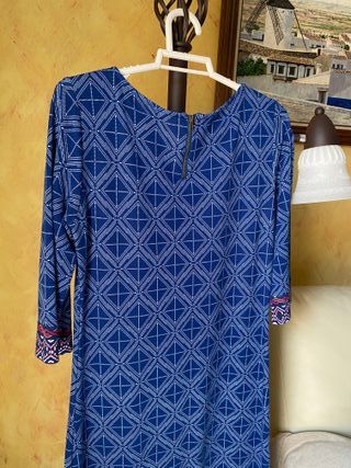 Vestido estampado geométrico azul