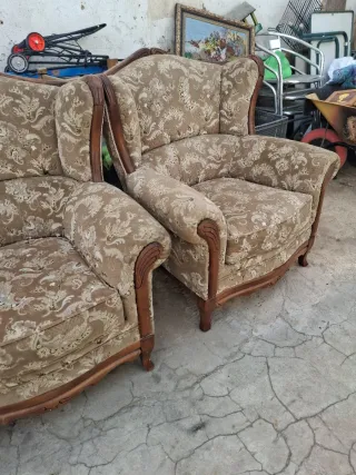 Sofá y 2 sillones  antiguo de tela y madera