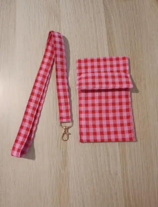 Lanyard y salvabolsillos cuadros vichy