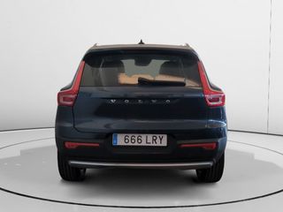Volvo XC40 Momentum Pro