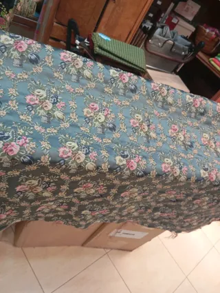 Tela fallera Vives y Marí a estrenar