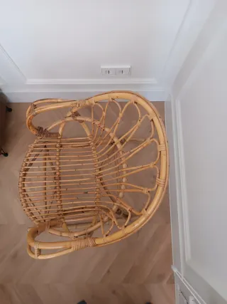 Silla balancín de mimbre