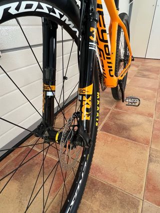 Bicicleta MTB Carbon Factory 29