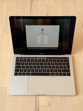 MacBook Pro 13” 2019 8GB Ram 128GB