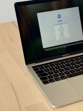 MacBook Pro 13” 2019 8GB Ram 128GB