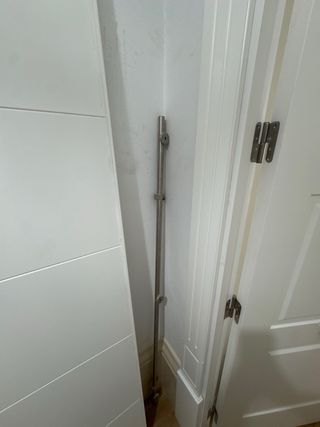 Puerta corredera blanca moderna