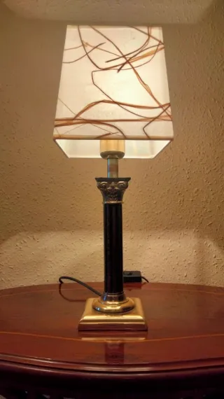 Grande coppia di lampade da tavolo stile colonne romane in bronzo Luigi XVI