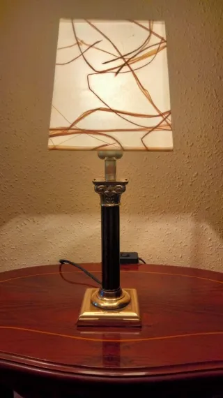 Grande coppia di lampade da tavolo stile colonne romane in bronzo Luigi XVI