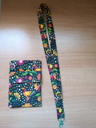 Lanyard y salvabolsillos