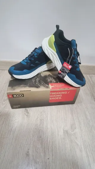 Zapatillas trail marca +8000 Hombre Talla 44 Nueva
