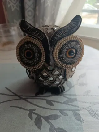Figura de búho decorativa