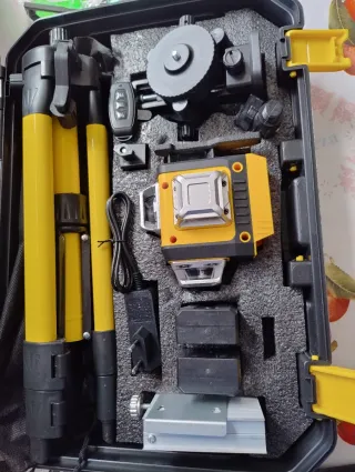 Nivel Láser Profesional Amarillo