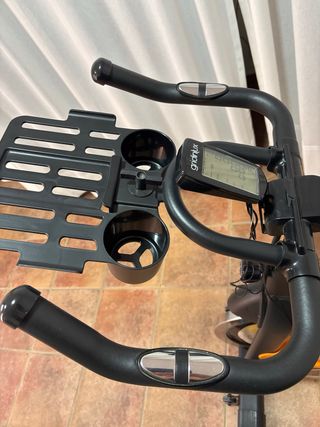 Bicicleta de Spinning Naranja y negro.