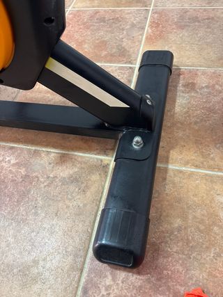 Bicicleta de Spinning Naranja y negro.