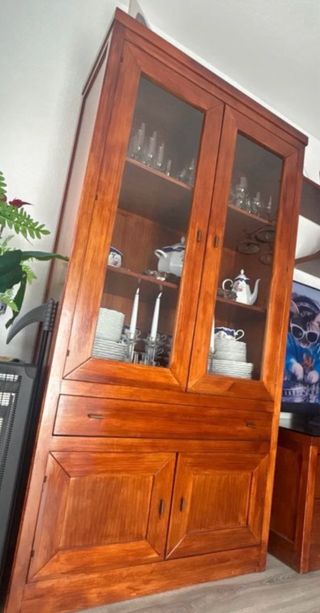 Mueble salón de madera maciza y estilo rústico