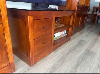 Mueble salón de madera maciza y estilo rústico