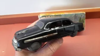 Auto d'epoca in lamiera Manjit Amar Toy Delhi