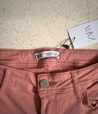 Pantalón vaquero Zara salmón Talla M