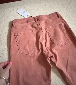 Pantalón vaquero Zara salmón Talla M
