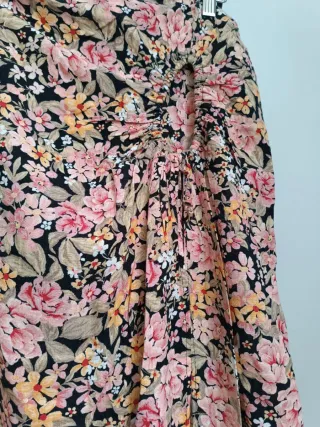 Falda larga floral con abertura