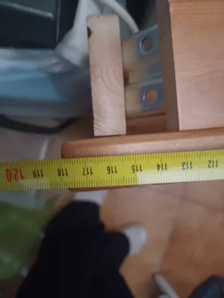Mesa de comedor de madera